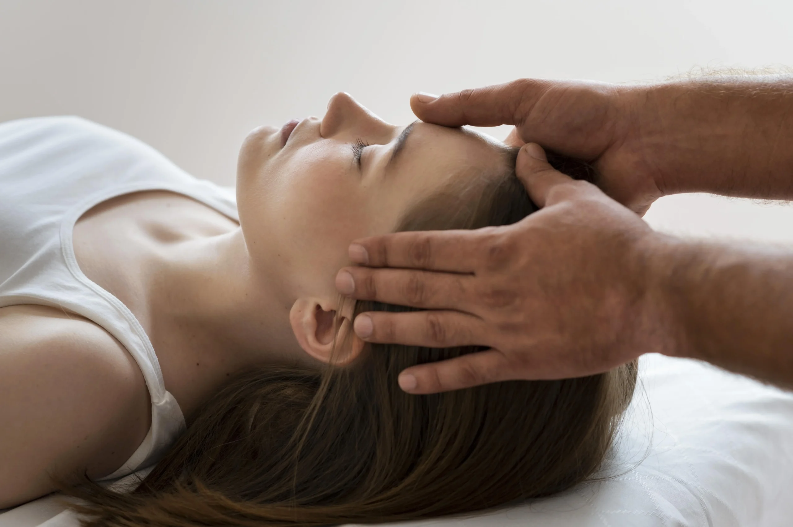 Bienestar única "Conecta con tu esencia. Nuestras terapias holísticas están diseñadas para equilibrar cuerpo, mente y espíritu, brindándote una experiencia de bienestar única."
